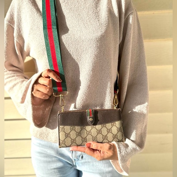 Gucci Handbags - 100% Authentic Gucci vintage web sherry line wallet